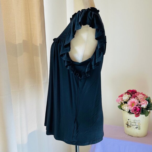 Cable & Gauge Black Short Sleeve Blouse with Frills & Smocking (L) New with Tag - Picture 5 of 7
